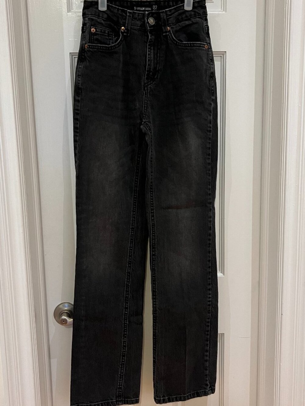 Stradivarius D98 Straight-Leg Jeans - Women's - Size US 0 / EU 32